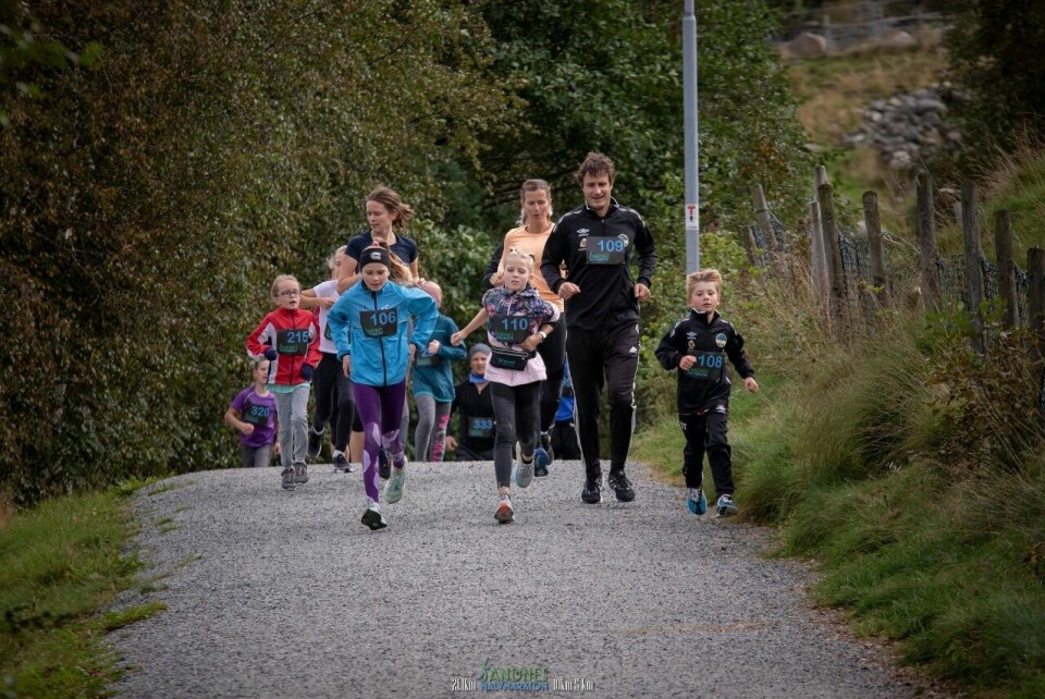 Mari Nustad Mauland og Anstein Skjørestad vant Sandnes Halvmaraton unge_og_gamle_5k (1280x854).jpg