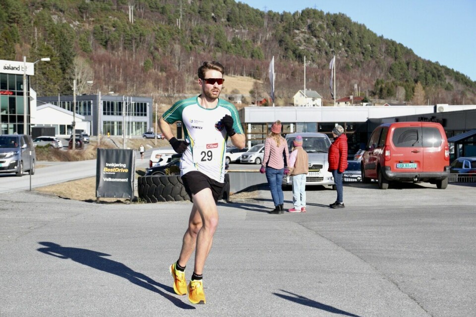 Live Solheimdal satte ny løyperekord på 5 km i Ålesund 5km_Vegard_Riksheim_Tandstad