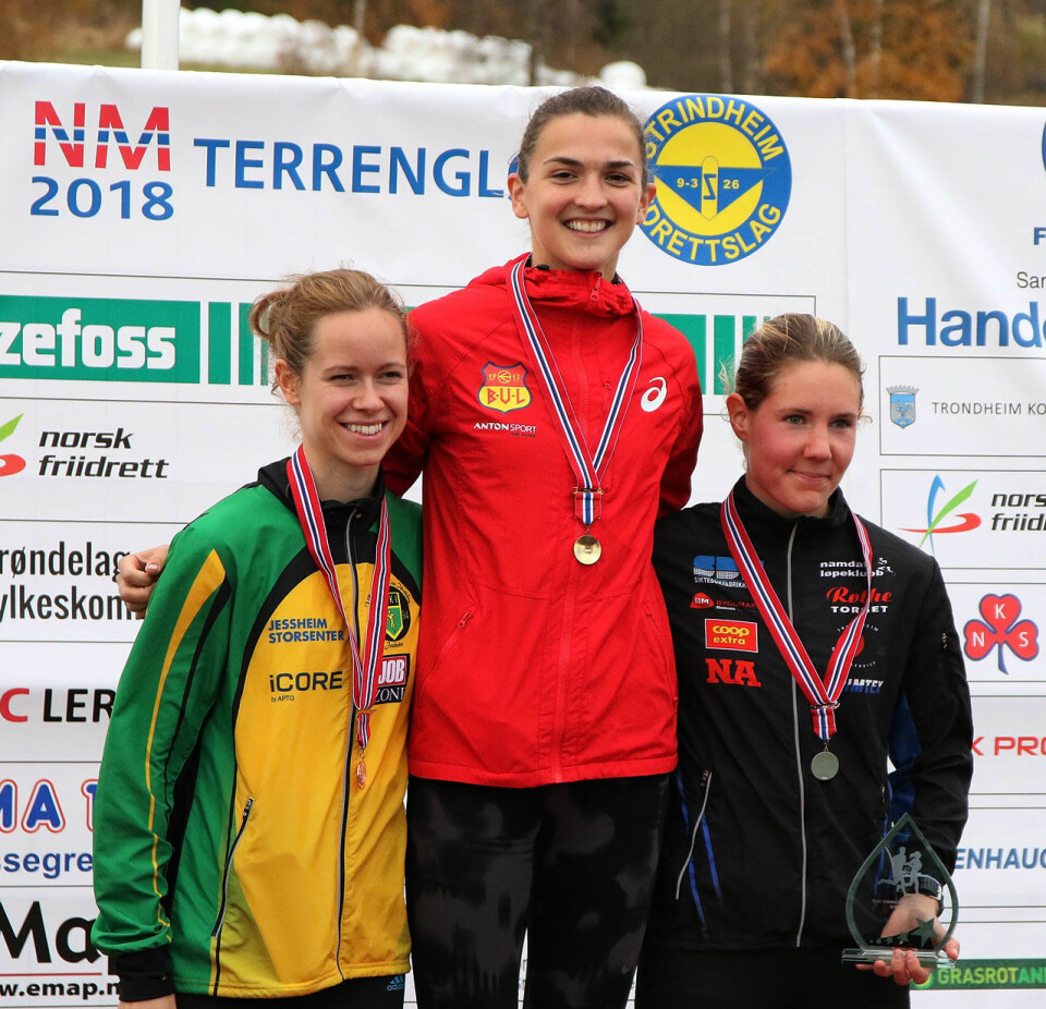 Didrik Tønseth og Sigrid Våg vant NM terrengløp Kvinner_senior_pallen_4S7A2664.jpg