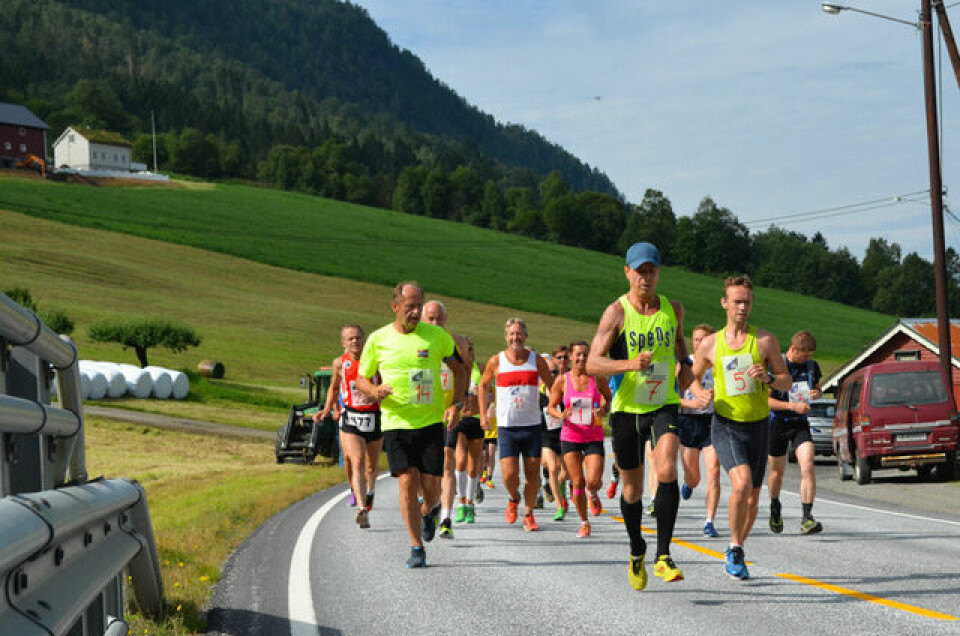 Hornindalsvatnet Maraton med bilder og video Starten
