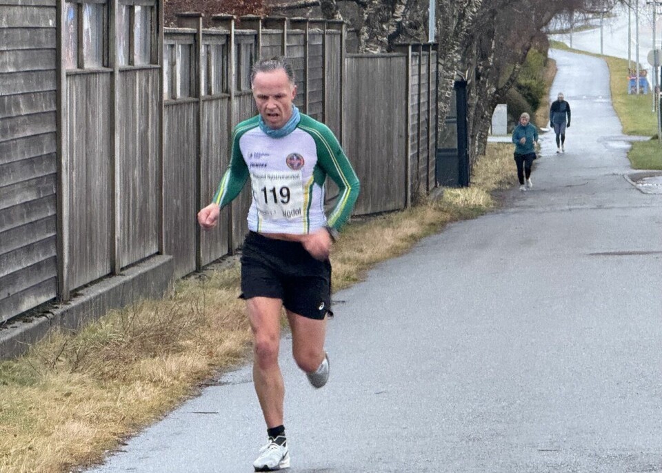 Ålesund Nyttårsmaraton med deltakerrekord til tross for dårlig vær Maraton_Hilmar_Kraakenes