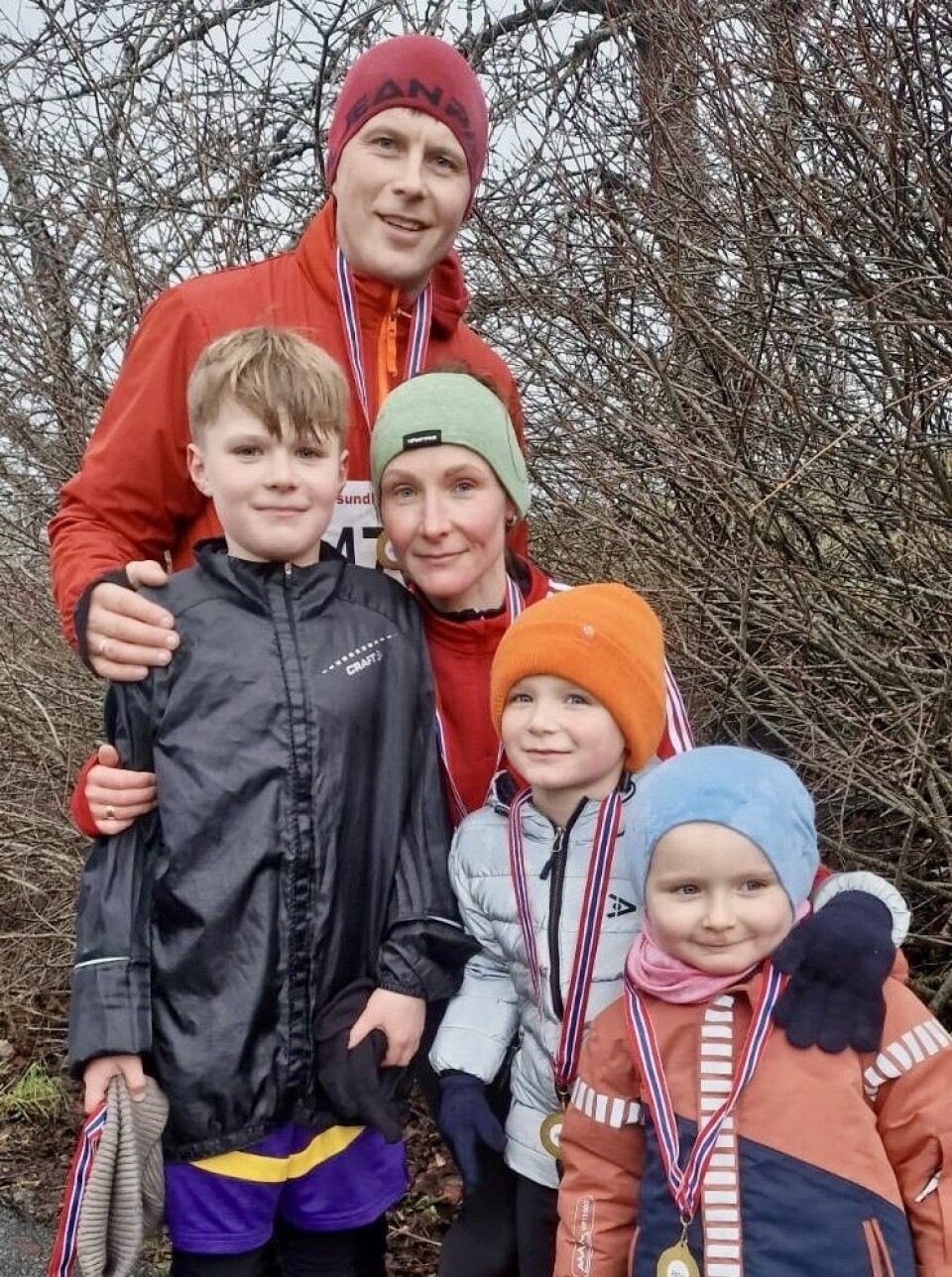 Ålesund Nyttårsmaraton med deltakerrekord til tross for dårlig vær Familien_Felkans
