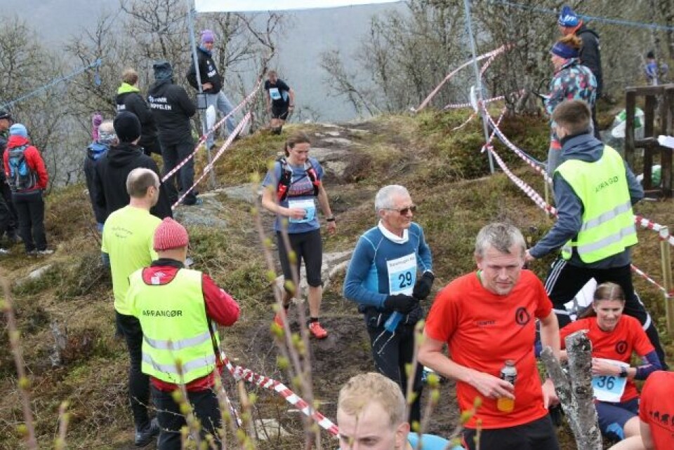 Geir Steig og Anita Iversen Lilleskare vann Storehaugen Opp 33_løperne_strømmer_på (640x427).jpg