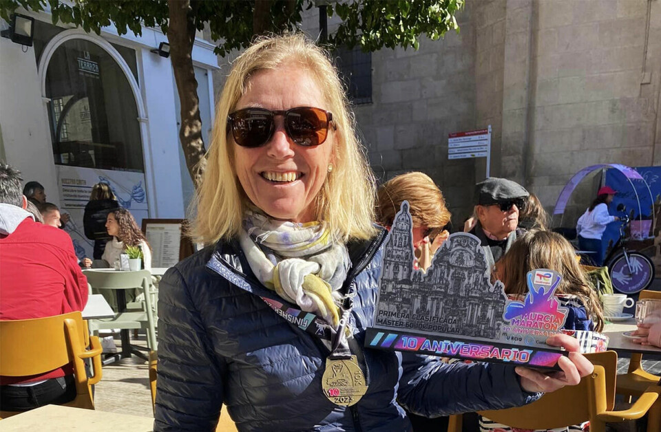 Synøve Brox fikk både trofe og en god start på konkurransesesongen med sub 39 på 10 km. (Foto: Jack Waitz) Synøve Brox fikk både trofe og en god start på konkurransesesongen med sub 39 på 10 km. (Foto: Jack Waitz)
