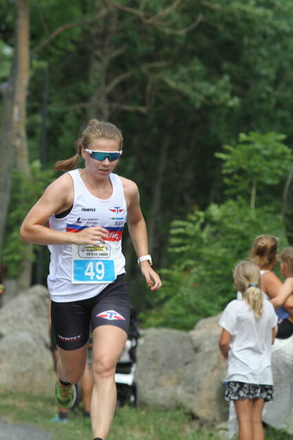 Skjærgårdsløpet på Verdens Ende ble varmt og vakkert vinner 10 km kvinner_427x641.jpg