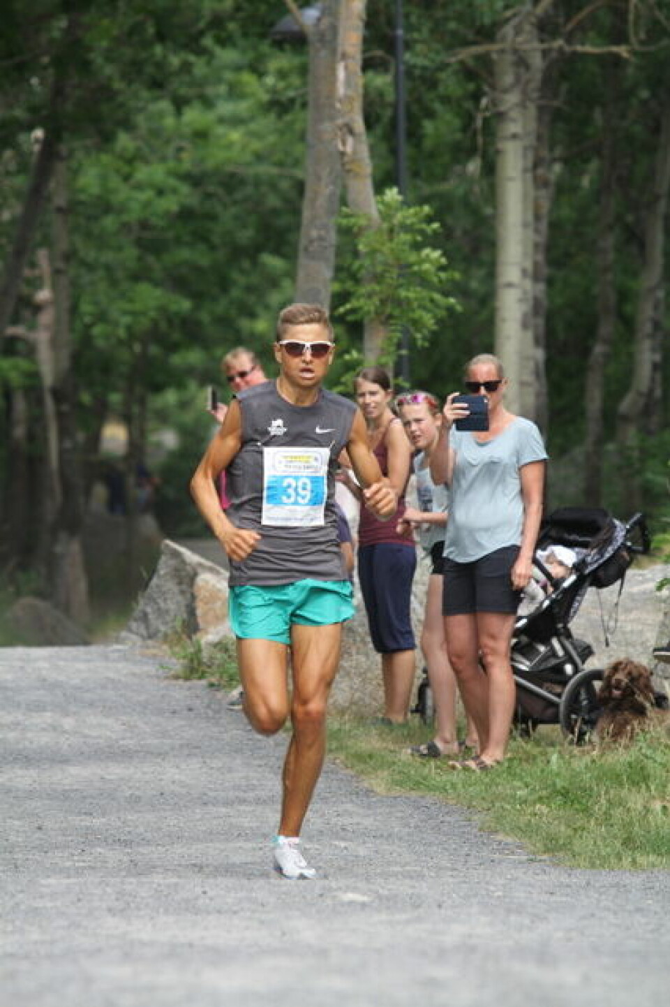 Skjærgårdsløpet på Verdens Ende ble varmt og vakkert Vinner menn 10 km_427x641.jpg
