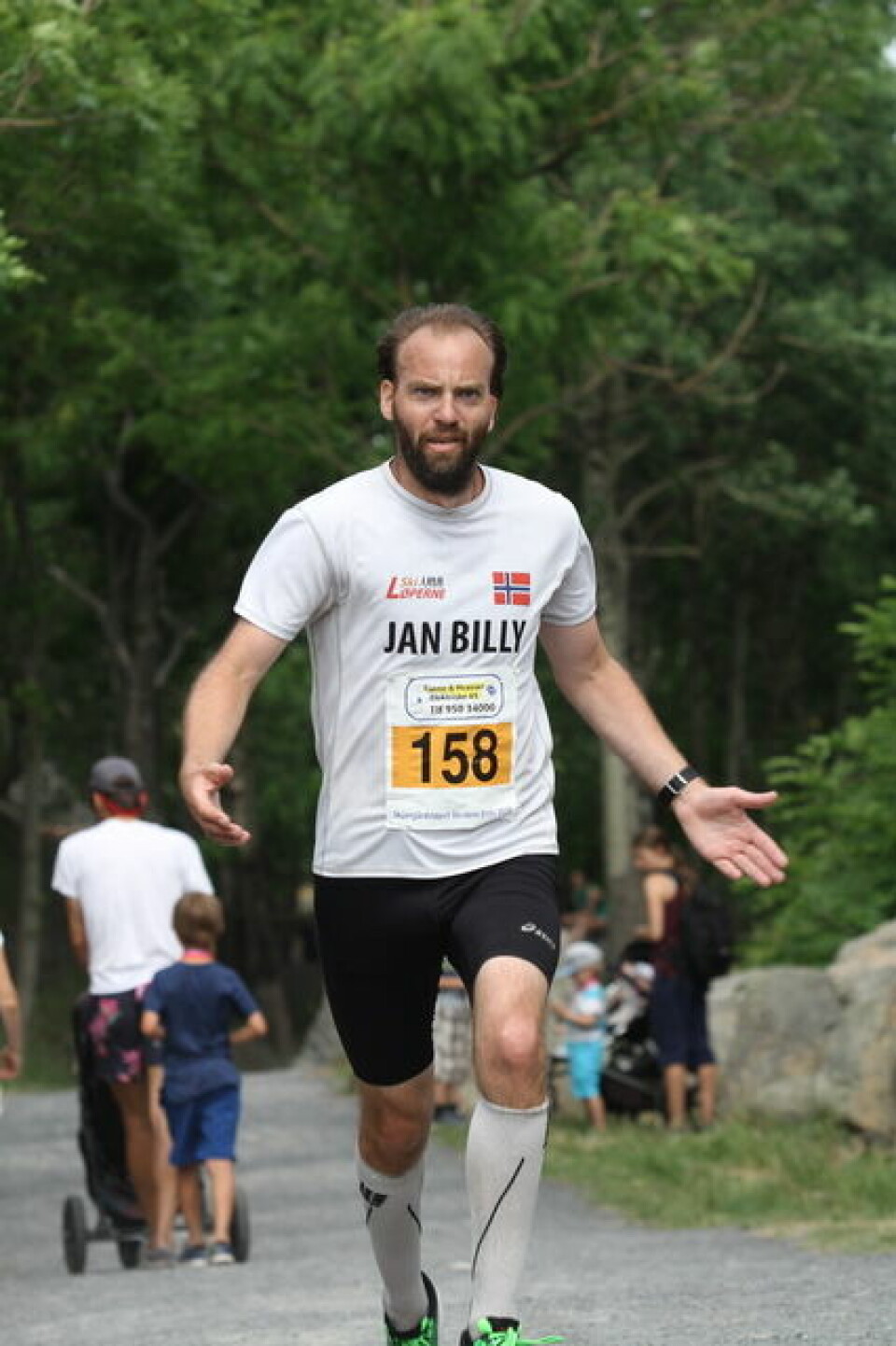 Skjærgårdsløpet på Verdens Ende ble varmt og vakkert vinner menn 5 km_427x641.jpg