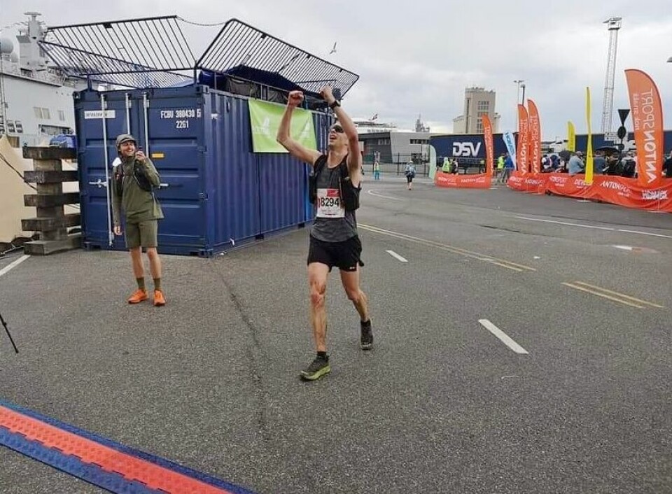 Stine Holager og Ola Skatvedt vant 80 km i rekordstort Ecotrail Oslo Ola_Skatvedt_målgang_privat_foto.jpg