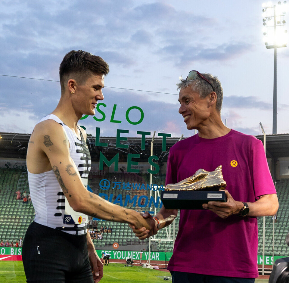 Kondis' gullsko til årets norske langdistanseløpere under Bislett Games Gullsko-Jakob-Ingebrigtsen-og-Tim-Bennett-foto-Samuel-Hafsahl-8U3A0750.jpg