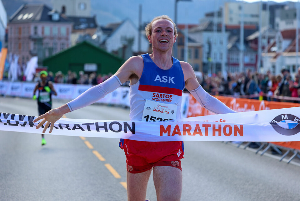 Tage Morken Augustson og Renate Galleberg best i Bergen City Marathon Marius Sørli_målgang.jpg