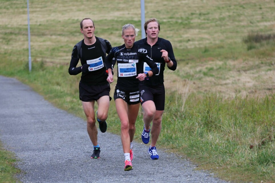 2346 løp 3-sjøersløpet - Marthe K Myhre og Senay Fissehatsion vant Marthe_Katrine.jpg