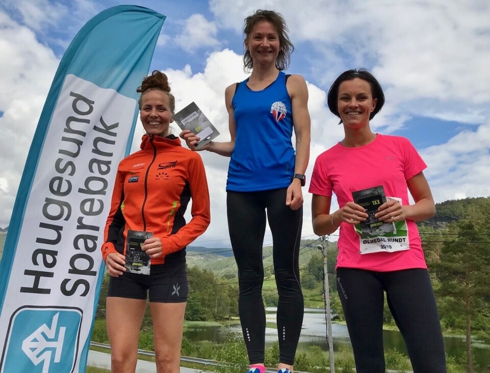 Folkefest for Røthe og 624 andre deltagere på Ølmedal Rundt Dameklasse på pallen (1280x973).jpg