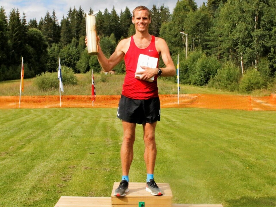 Sterke maratonjenter i 30-årsjubileet for Kongsvinger Maraton Stian Fjellestad på pallen.JPG
