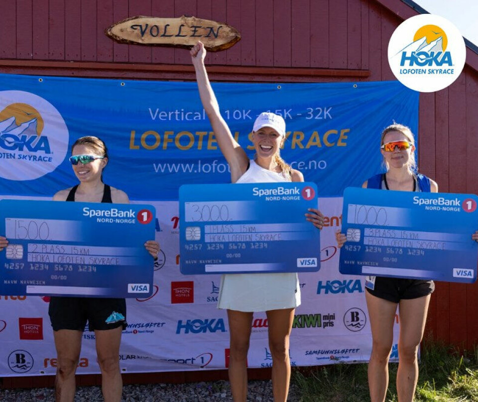 Sol og sterke prestasjoner i Lofoten Skyrace Kvinnepallen-15km.jpg