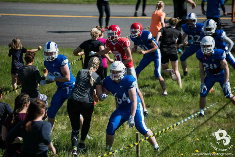Det koster å møte et amerikansk fotballag. Foto: Willy Larsen, Arrangøren Det koster å møte et amerikansk fotballag. Foto: Willy Larsen, Arrangøren