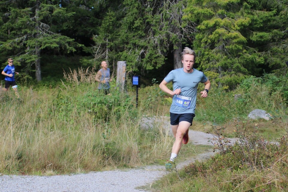 Magnus Sedeniussen tok ledelsen fra start på 10 km som han vant på suverent vis. (Foto: Rolf Bakken) Magnus Sedeniussen tok ledelsen fra start på 10 km som han vant på suverent vis. (Foto: Rolf Bakken)
