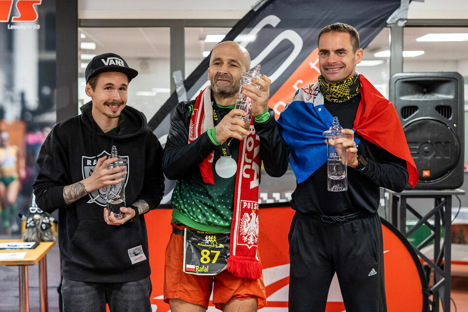 De tre beste herrene. Rafal Wos i midten vant, Erik Clavery (t.h) ble nummer to og Magnus Thorud (t.v.) tok tredjeplassen. (Foto: Samuel Hafsahl) De tre beste herrene. Rafal Wos i midten vant, Erik Clavery (t.h) ble nummer to og Magnus Thorud (t.v.) tok tredjeplassen. (Foto: Samuel Hafsahl)