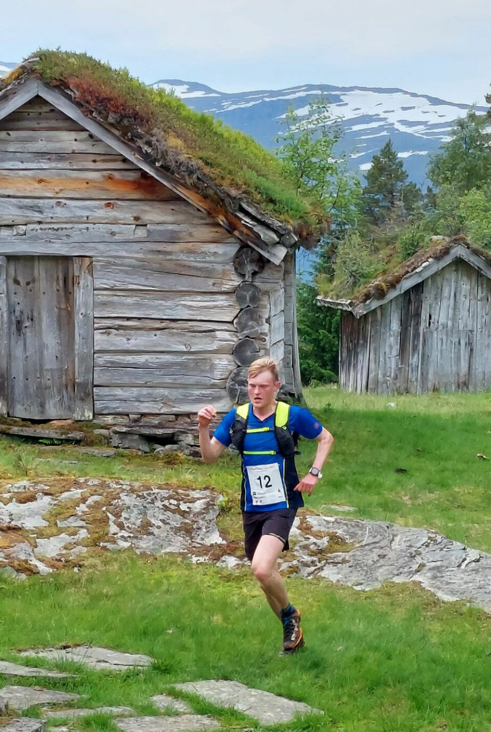 Godt oppmøte av ungdommen i Svinestranda Opp Mark-Purvis-foto-Astrid-Fjellestad-Hauge.jpg