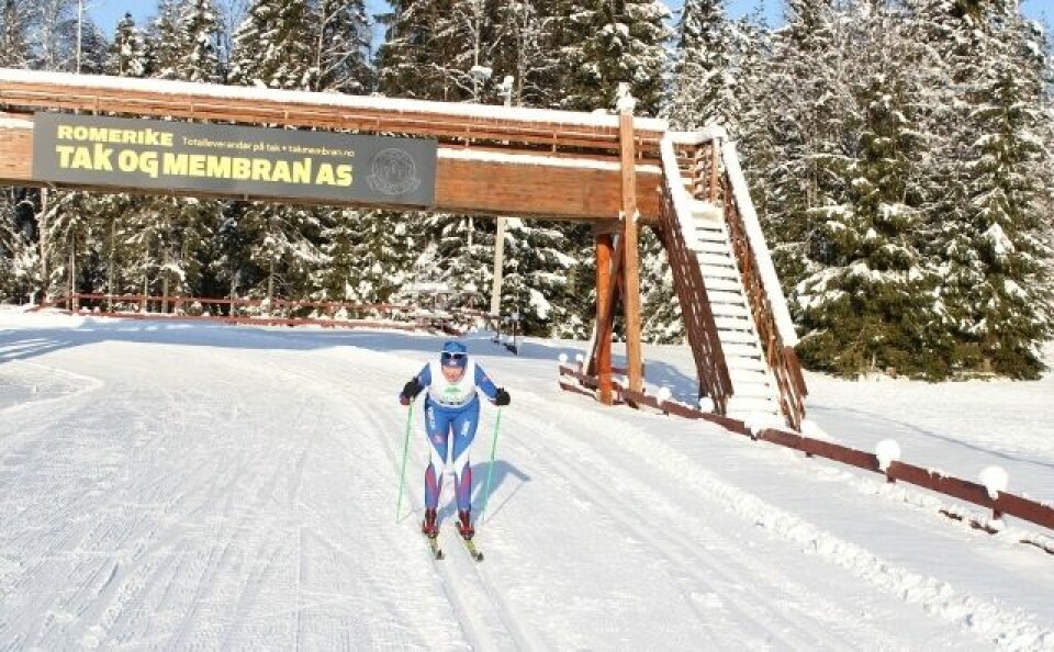 Junioren Ådne Gigernes vant Fenstadrunden på blanke ski IMG_9312_Damevinner_mot_mål (640x396).jpg