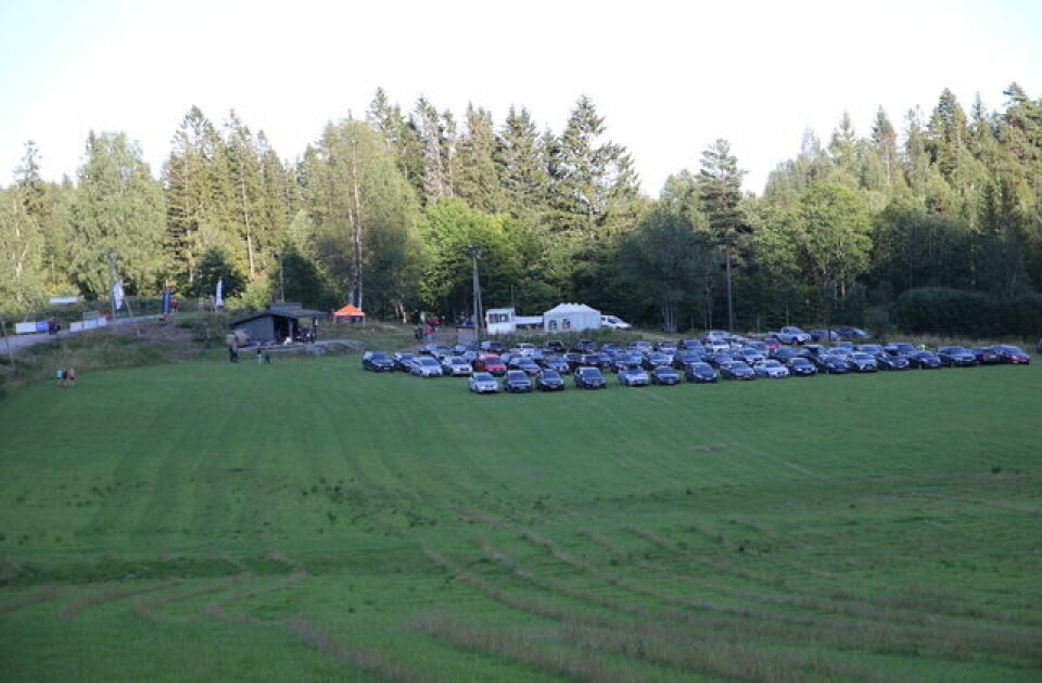 Petter Reistad og Merete Weng raskest i Opp Kantebakk Parkering på jordet rett ved start