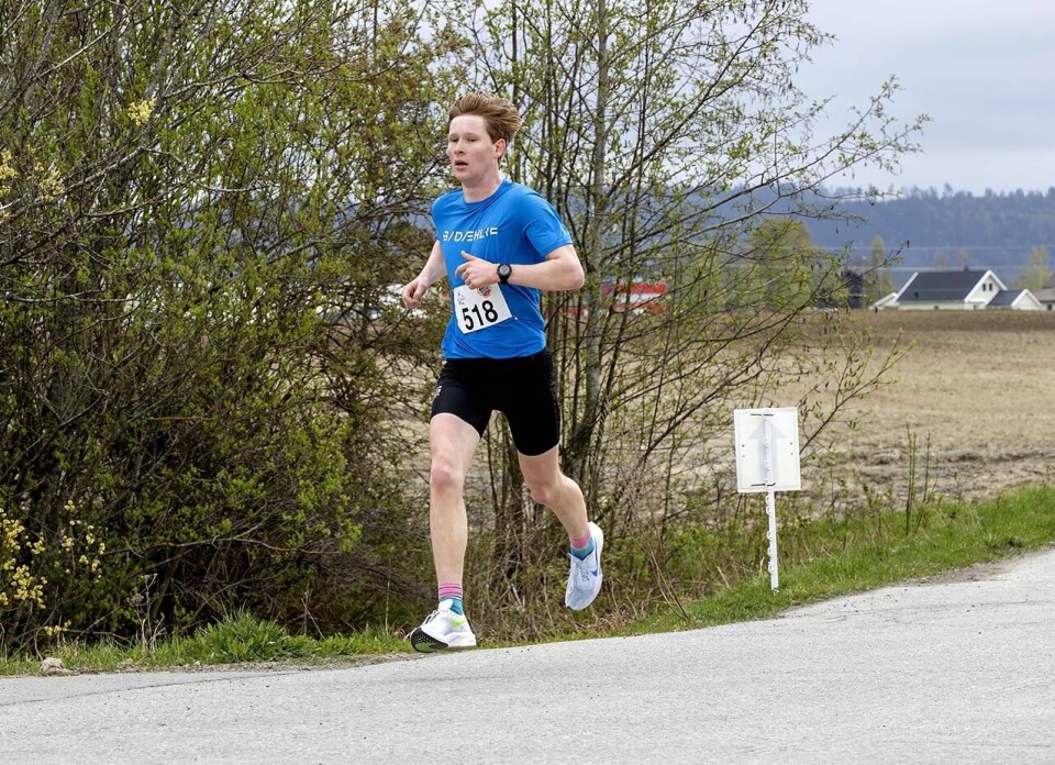 150 deltakere løp Perseløpet og halvparten perset Eskil Skarstein Rød fra Oppegård IL vant 5 km på 15.50.jpg