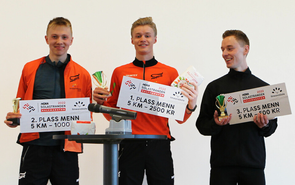 Sara Busic og Johannes Dalland vant 5 km på Solastranden Halvmaraton 5km_premiepall_menn_A20G3514.jpg