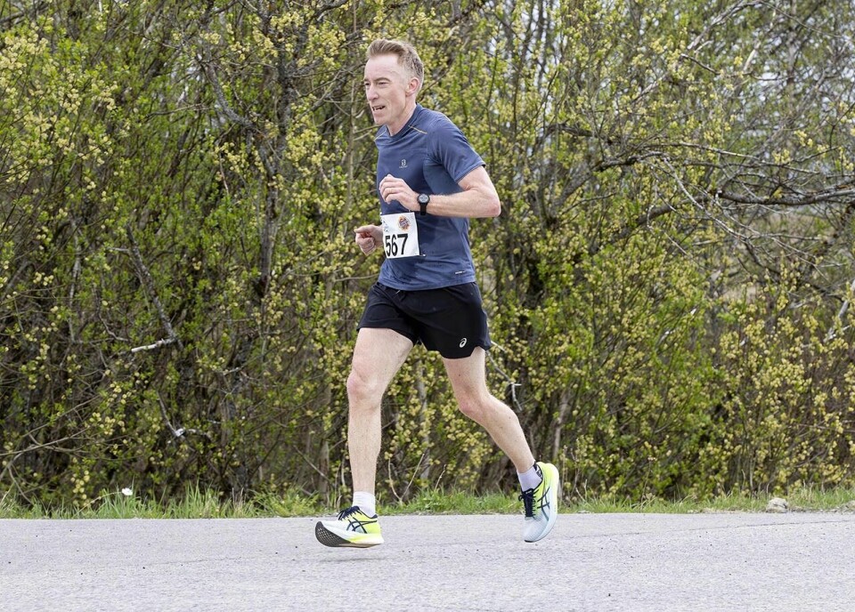 150 deltakere løp Perseløpet og halvparten perset Espen Øversveen fra Eidsvoll videregående skole løp 10 km på 46.56.jpg