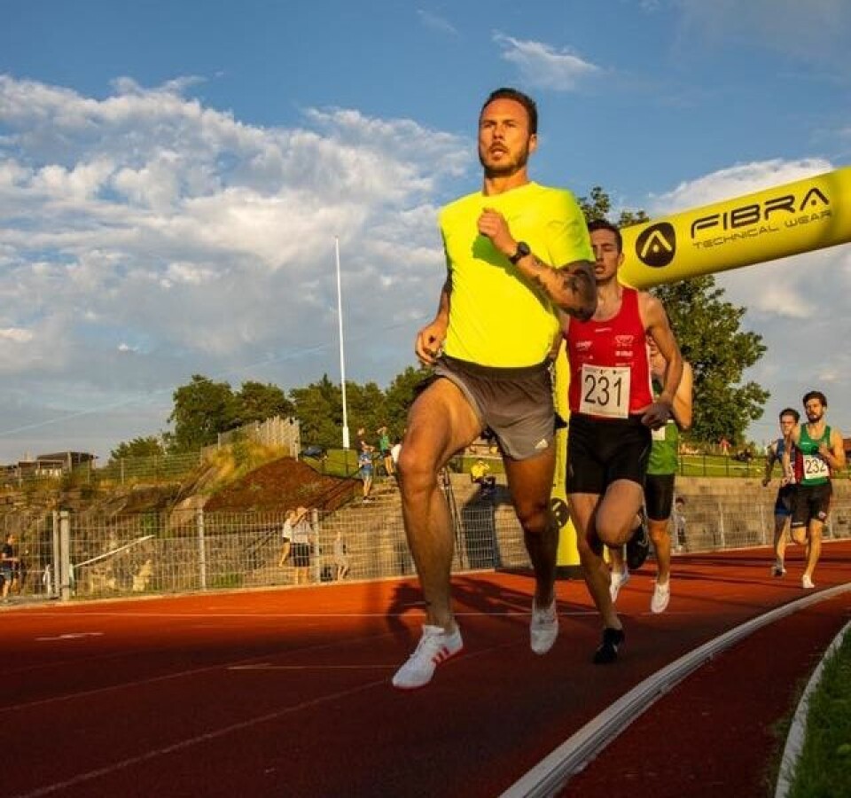 Mange sterke 10 000-tider - Sondre slo både times- og 20 000 m-rekorden med god margin 800 hare-menn.jpg