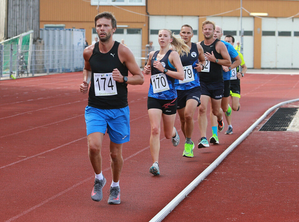 Mange sterke 10 000-tider - Sondre slo både times- og 20 000 m-rekorden med god margin Heat4_eneste_dame_170_Silje_Roeynstrand_1280_AZ3T3152.jpg