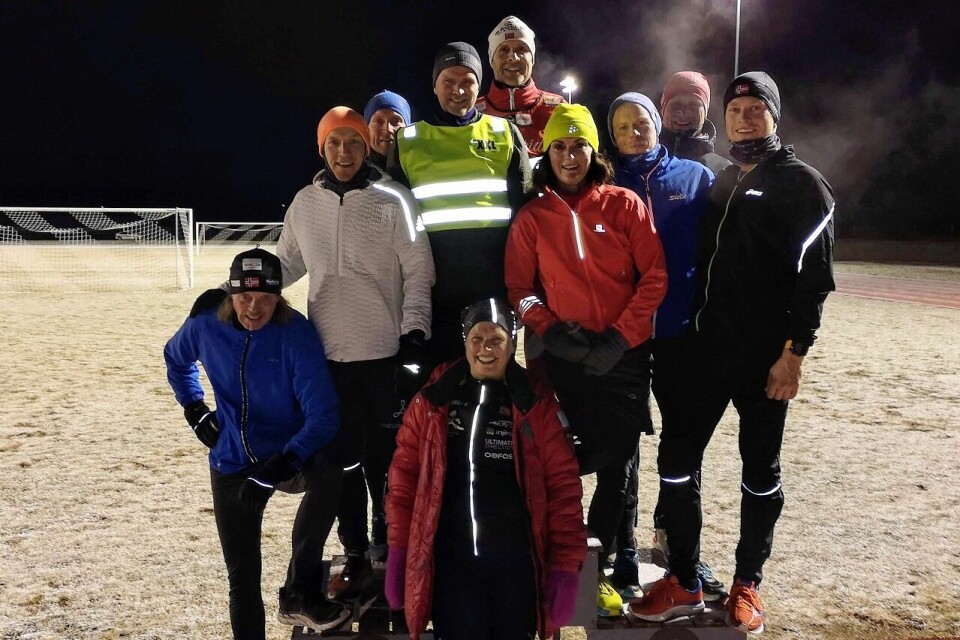 Jarle Busterud (helt til venstre) har lagt grunnlaget for 24-timers bl.a. med intervalltrening med Kondisgjengen i Elverum hver torsdag. Det samme gjelder Stein Erik Hjermstad (nr. 4 fra venstre.) og Rakel Enoksen Hagen (nr, 4 fra høyre). Jarle Busterud (helt til venstre) har lagt grunnlaget for 24-timers bl.a. med intervalltrening med Kondisgjengen i Elverum hver torsdag. Det samme gjelder Stein Erik Hjermstad (nr. 4 fra venstre.) og Rakel Enoksen Hagen (nr, 4 fra høyre).