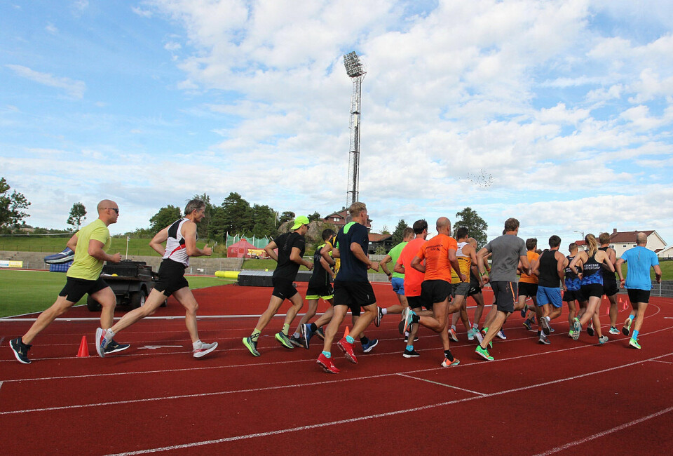 Mange sterke 10 000-tider - Sondre slo både times- og 20 000 m-rekorden med god margin Heat4_start_lettskyet_vindstille_1280_A20G2011.jpg