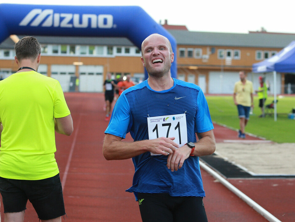 Mange sterke 10 000-tider - Sondre slo både times- og 20 000 m-rekorden med god margin Heat4_vinner_Eirik_Moerch_Aaen_1280_AZ3T3181.jpg