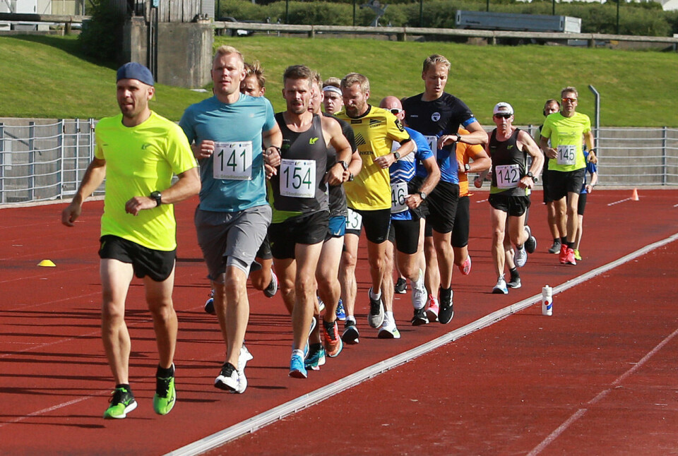 Mange sterke 10 000-tider - Sondre slo både times- og 20 000 m-rekorden med god margin Heat3_start_etter_150m_1280_AZ3T2949.jpg