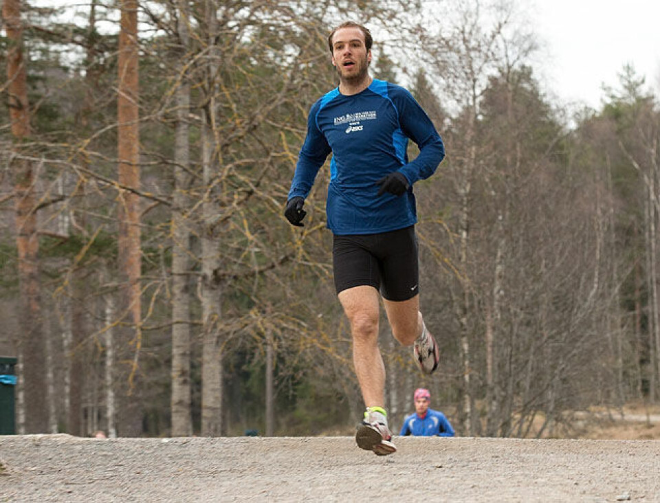 Folksomt uten snø på Sognsvann Marius_Schneider_foerste_loeper_i_maal_2014_31A9630.jpg
