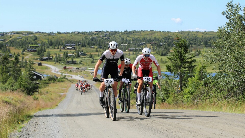 Teten i fjorårets utgave etter 3 km på Kuåsen med vinneren Martin Røste Omdahl helt i front. (Foto: Rolf Bakken) Teten i fjorårets utgave etter 3 km på Kuåsen med bl.a. vinneren Martin Røste Omdahl (215). (Foto: Rolf Bakken)