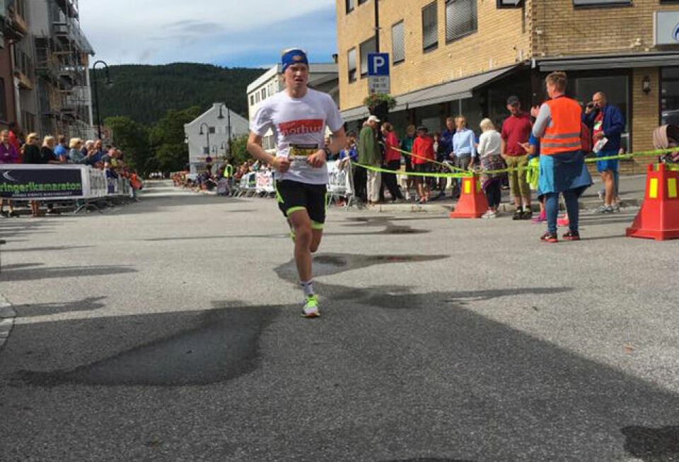 Elin Hagavold vant da 2973 fullførte Ringeriksmaraton Team_Nordhus_Firemannslag_640.jpg