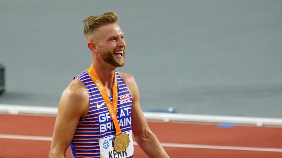 Josh Kerr med bestenotering i verden på 2 engelske mil innendørs VM Friidrett 2023 Budapest - 1500 meter menn finale - Josh Kerr