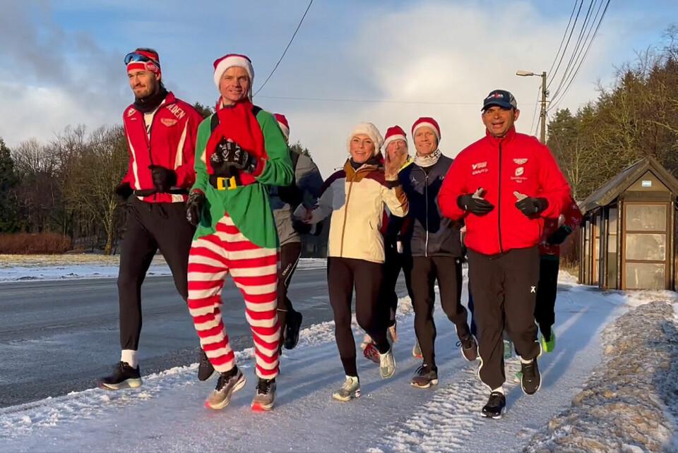 Bjørn Tore Kronen Taranger har hver jul sin romjulshalvmaraton som går i løypen til Maratonkarusellen i Bergen. (Foto og video: Arne Dag Myking) Leni Økland og Bjørn Tore Kronen Taranger