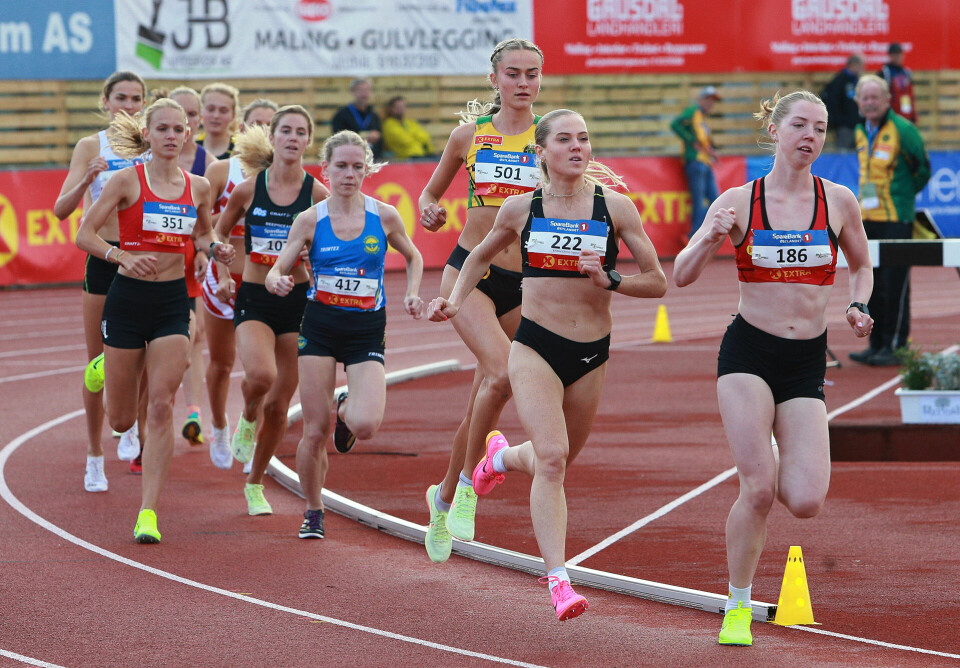 Amalie Sæten disponerte best og tok NM-gullet på 5000 m 5000m_damer_A-heat_etter_80m_AZ3T8874.jpg