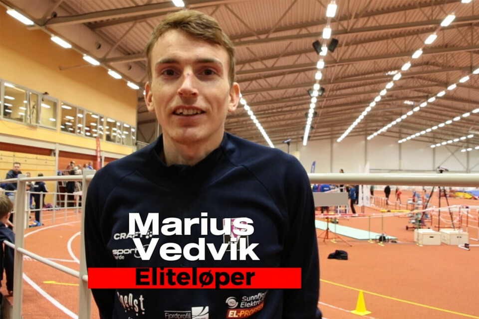 Marius Vedvik utfordret seg selv med å prøve å overta norgesrekorden på 5000 meter innendørs. (Foto: skjermprint fra video) Marius Vedvik