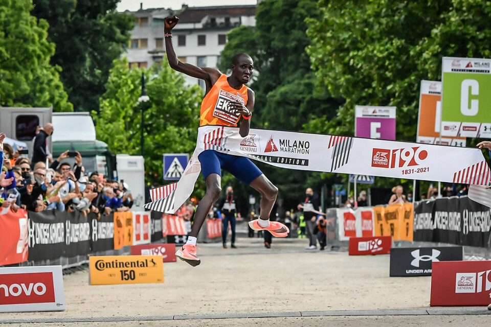 Titus Ekiru vinner Milano Maraton på 2:02,57. Ny rekord på italiensk jord. (Foto: Milano Marathon) Titus Ekiru vinner Milano Maraton på 2:02,57. Ny rekord på italiensk jord. (Foto: Milano Marathon)