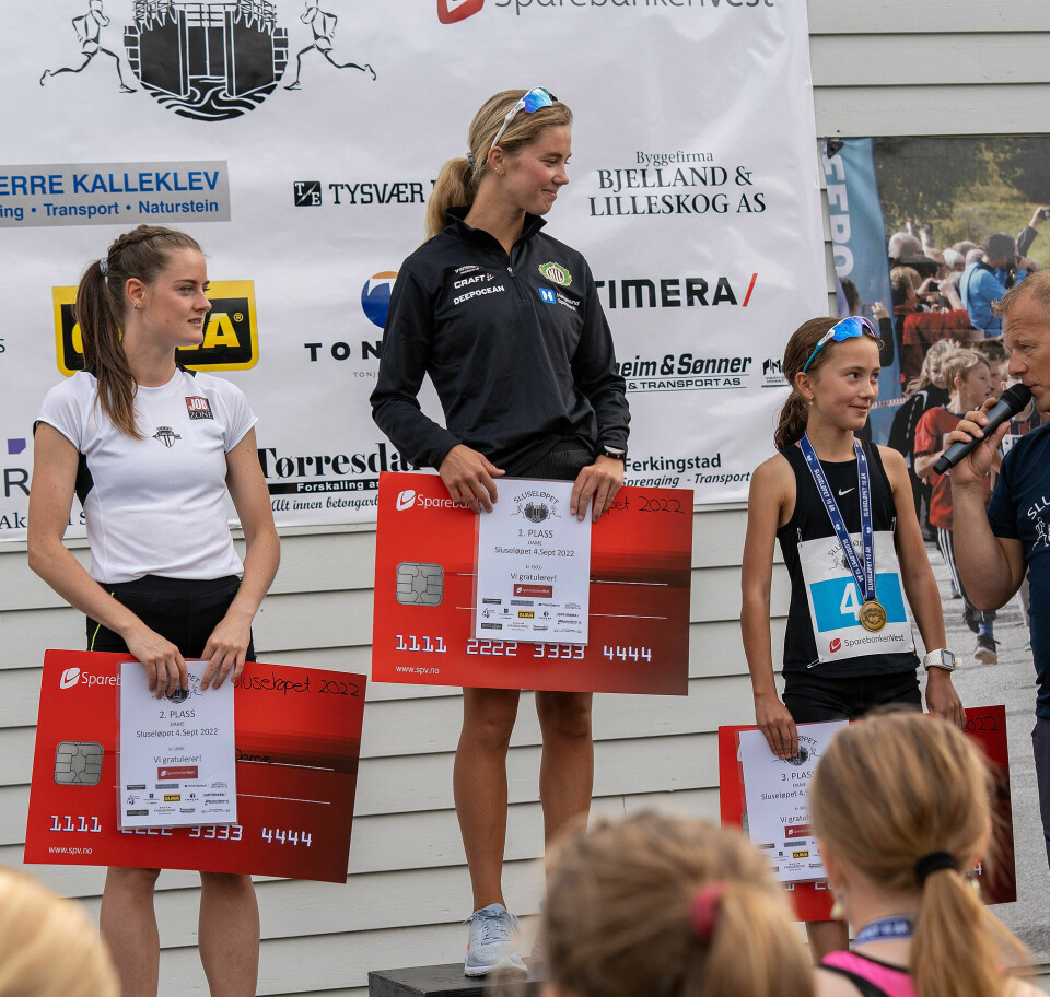 27 løp fra Petter Northug i jubileumsfesten for Sluseløpet x-dameplallen.jpg