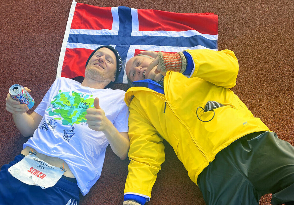 Simen Holvik og faren Audun Holvik (Foto: simenpaalangs.no) Simen Holvik og faren Audun Holvik (Foto: simenpaalangs.no)