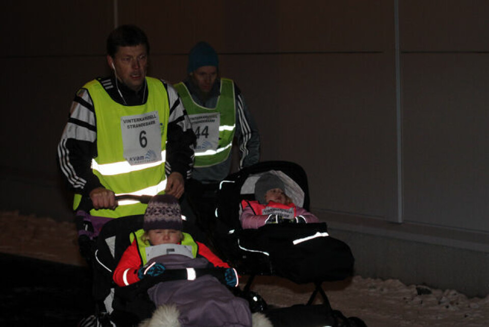 God stemning i Strandebarm da julenissen kom på besøk 1P1A3145.jpg
