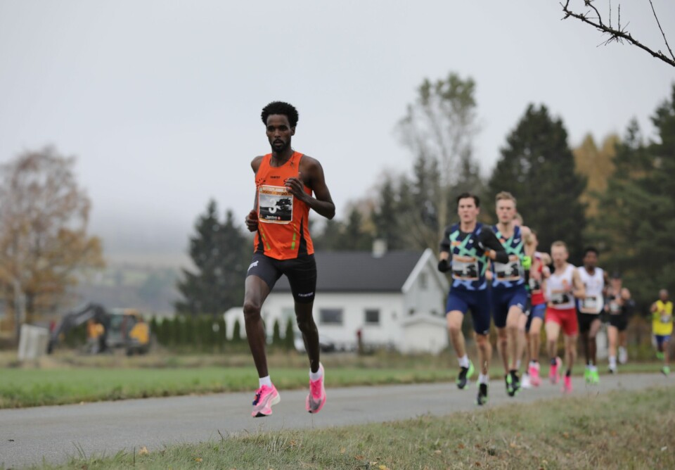 Rekordløp av Karoline Bjerkeli Grøvdal, 30:32. Zerei Kbrom Mezngi slo Sandnes-gutta Zerei 5.5km_BH-foto.jpg