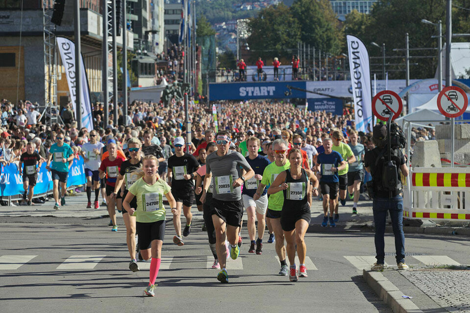 Løpebølge for Oslo Maraton, 20 % økning i antall påmeldte En av sju startpuljer på halvmaraton. Foto: Per Inge Østmoen
