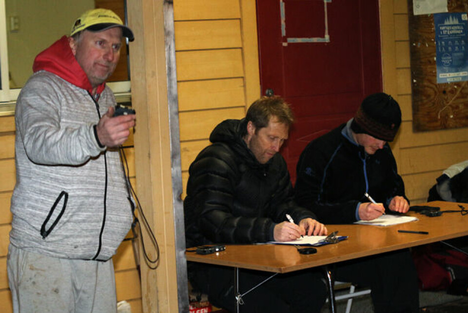 God stemning i Strandebarm da julenissen kom på besøk 1P1A3249.jpg