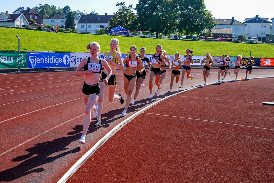 Vilde Våge Henriksen og Grethe Tyldum tok hver sin NM-tittel på 1500 meter _DSC2365.jpg