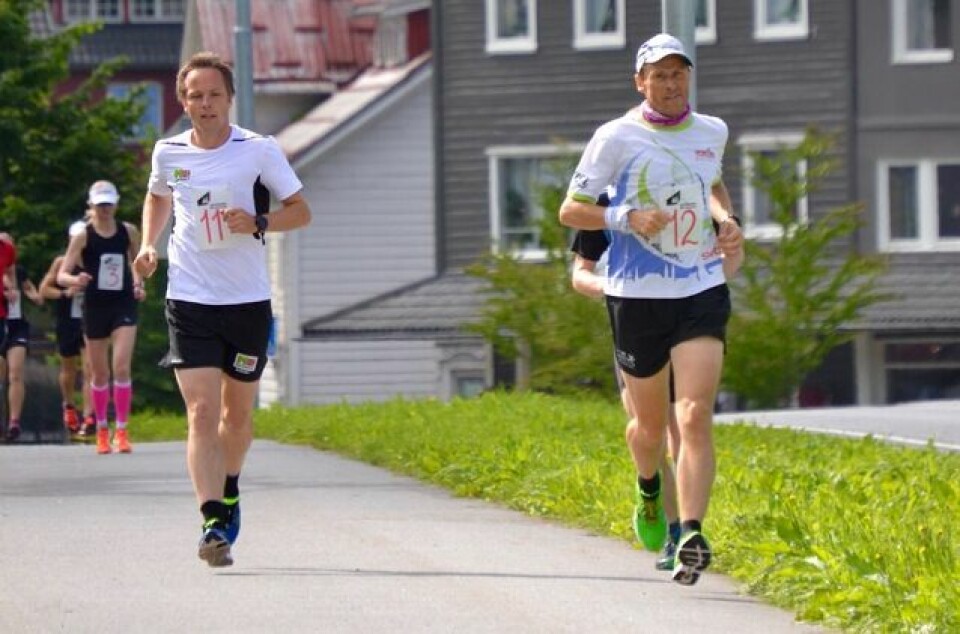 Helge Hafsås og Louise Skak vant maraton i Hornindal Heil_Kraakenes_Hjelle