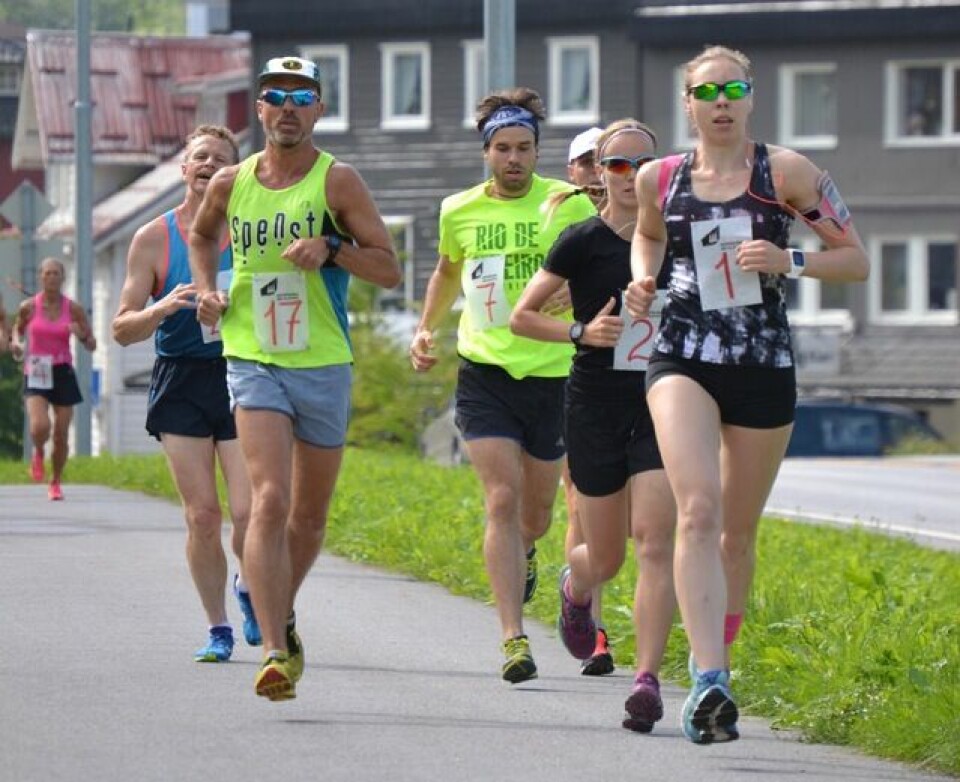 Helge Hafsås og Louise Skak vant maraton i Hornindal Heil_Nina_Bjoernsen